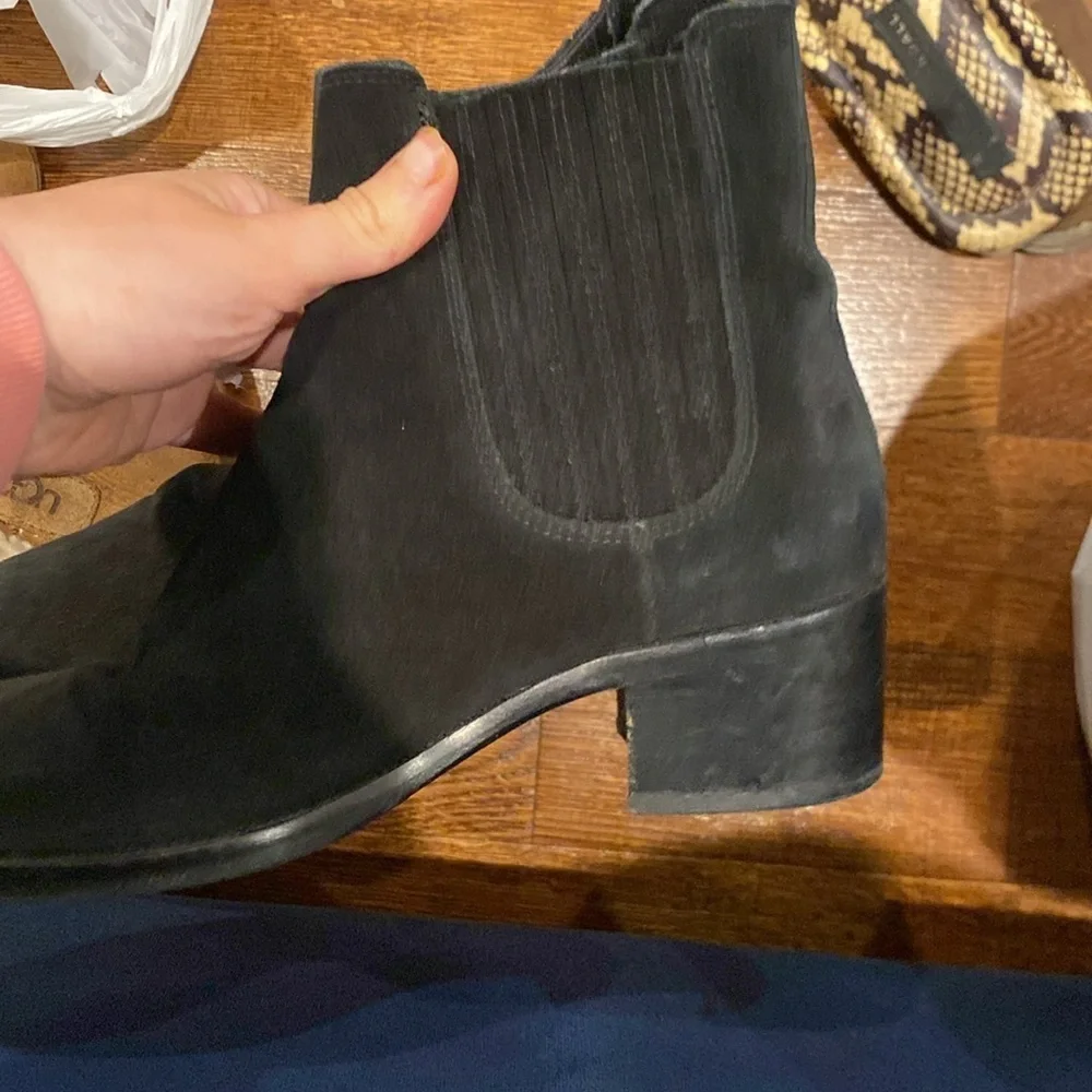 La Canadienne / Women Princeton Chelsea Western Vibram Black Suede Boots Size 6